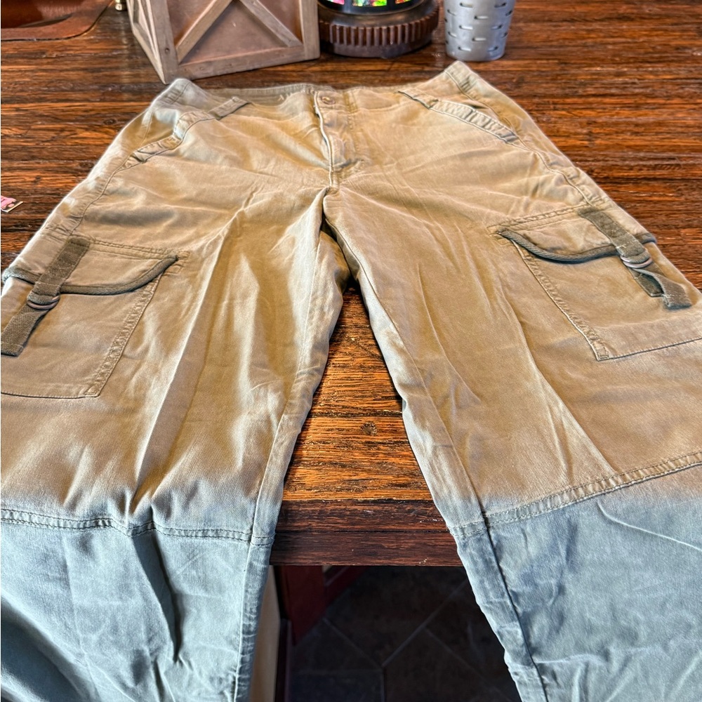 American Eagle AE Green Cargo Wide Leg Pants Stretch 6 - Picture 5 of 16
